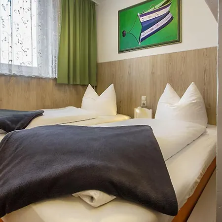 H&h Im Herzen Der Stadt Nr 17-karl Mit Kueche, Wohnzimmer Und Esstisch *