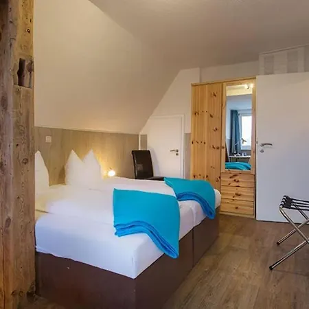 H&h Im Herzen Der Stadt Nr 17-karl Mit Kueche, Wohnzimmer Und Esstisch * Greifswald