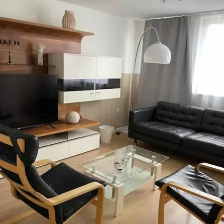 H&h Im Herzen Der Stadt Nr 17-karl Mit Kueche, Wohnzimmer Und Esstisch * Greifswald